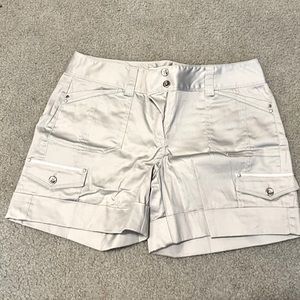 Silver White House black market 5in cargo shorts, never worn